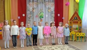 Поздравляем любимых мам и бабушек!